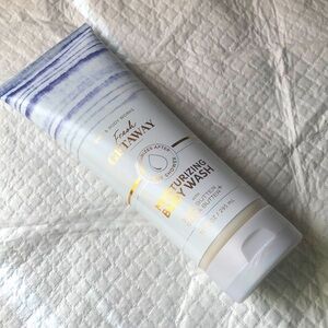 Bath & Body Works Fresh Getaway Moisturizing Body Wash with Shea/Cocoa Butter.